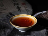 2008年的老班章普洱茶餅生茶缺了一塊值錢嗎？